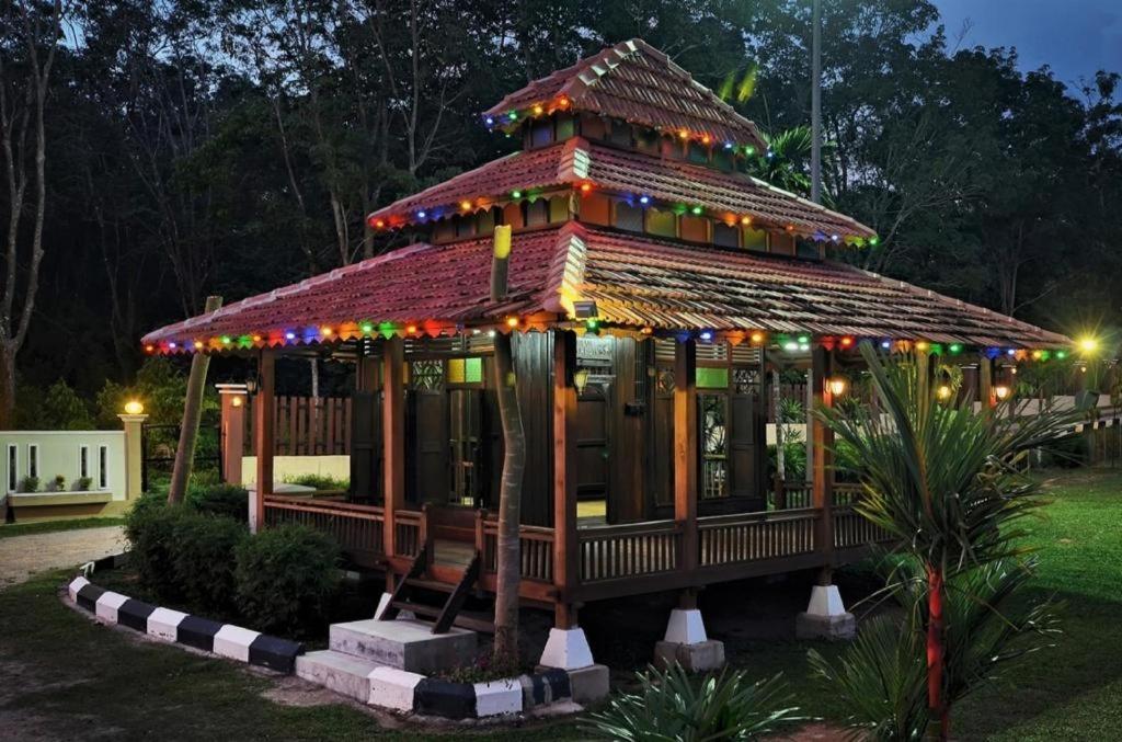 Oyo Home 90745 Desa Balqis Beach Resort Malacca Exterior foto